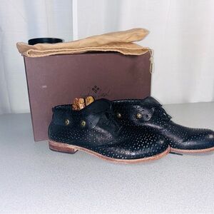 Patricia Nash Sabrina Ankle Booties Black Perforated Laser Cut Leather Boots 8.5